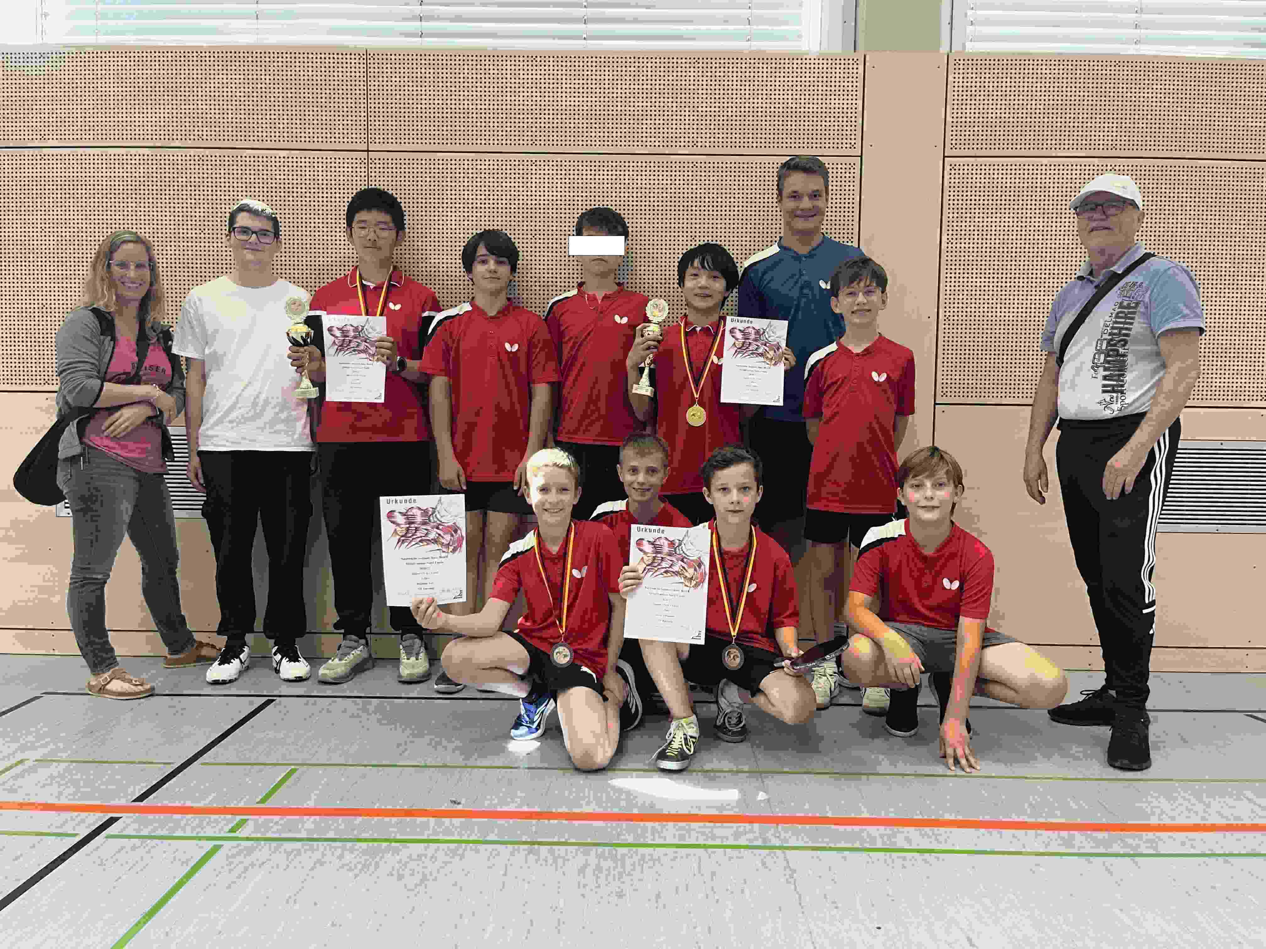 Gruppenfoto Katzwang Gesicht Emile verdeckt
